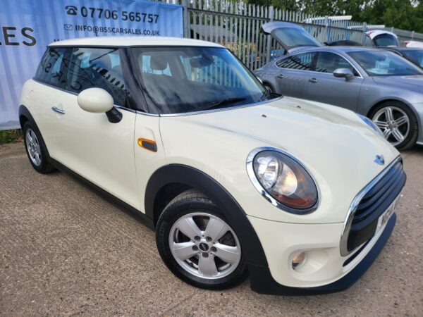MINI HATCHBACK 1.5 One D 3dr 2014 (14) - Image 12