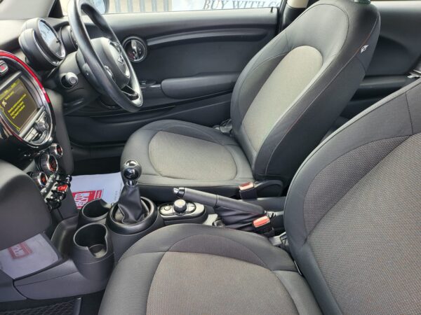 MINI HATCHBACK 1.5 One D 3dr 2014 (14) - Image 17