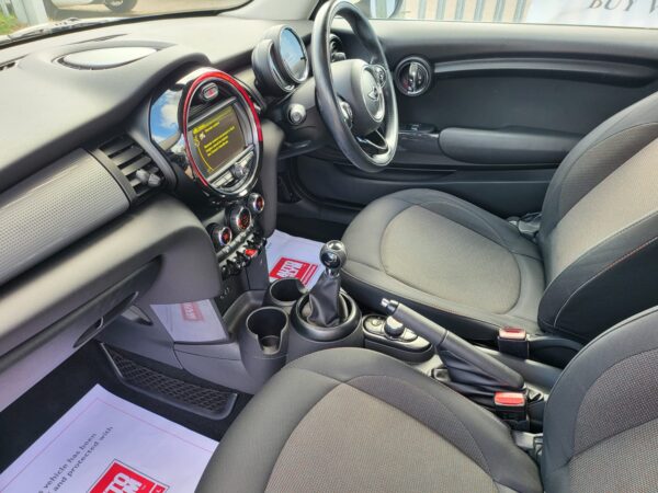 MINI HATCHBACK 1.5 One D 3dr 2014 (14) - Image 16