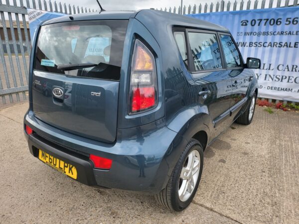 KIA SOUL 1.6 CRDi 2 5dr Auto 2010 (60) - Image 27
