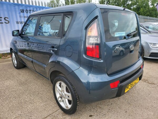 KIA SOUL 1.6 CRDi 2 5dr Auto 2010 (60) - Image 7