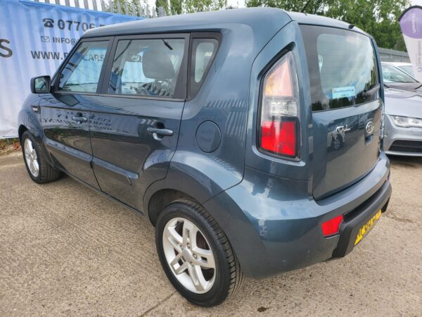 KIA SOUL 1.6 CRDi 2 5dr Auto 2010 (60) - Image 28