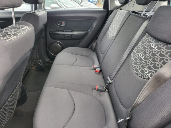 KIA SOUL 1.6 CRDi 2 5dr Auto 2010 (60) - Image 21