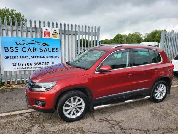 VOLKSWAGEN TIGUAN 2.0 TDi BlueMotion Tech SE 5dr DSG [4WD] 2013 (13) - Image 13