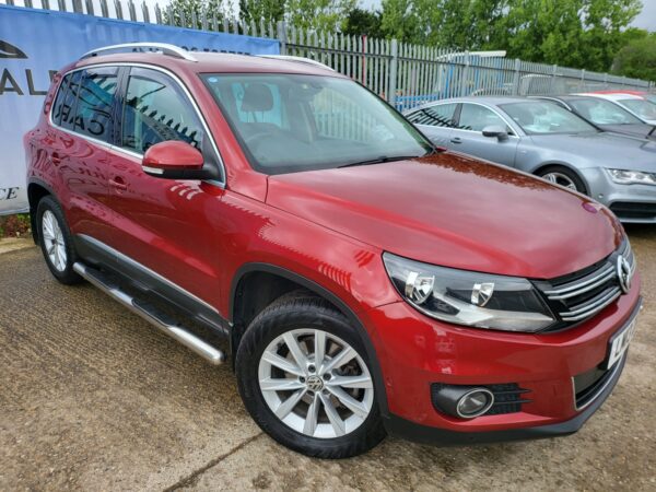 VOLKSWAGEN TIGUAN 2.0 TDi BlueMotion Tech SE 5dr DSG [4WD] 2013 (13) - Image 12