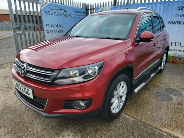 VOLKSWAGEN TIGUAN 2.0 TDi BlueMotion Tech SE 5dr DSG [4WD] 2013 (13) - Image 3