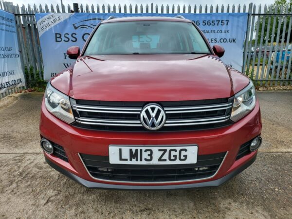 VOLKSWAGEN TIGUAN 2.0 TDi BlueMotion Tech SE 5dr DSG [4WD] 2013 (13) - Image 8