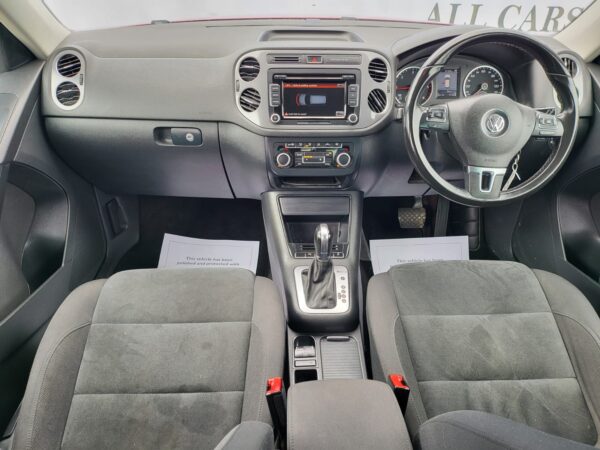 VOLKSWAGEN TIGUAN 2.0 TDi BlueMotion Tech SE 5dr DSG [4WD] 2013 (13) - Image 18