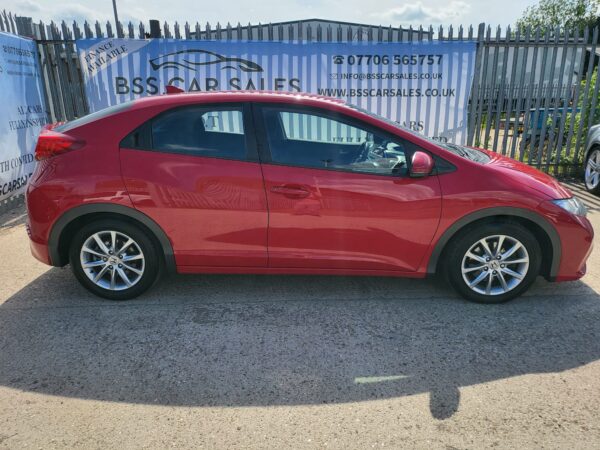 HONDA CIVIC 2.2 i-DTEC ES 5dr 2012 (62) - Image 4