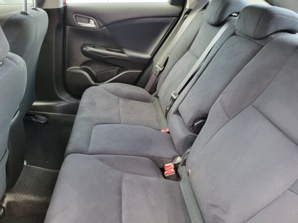 HONDA CIVIC 2.2 i-DTEC ES 5dr 2012 (62) - Image 21
