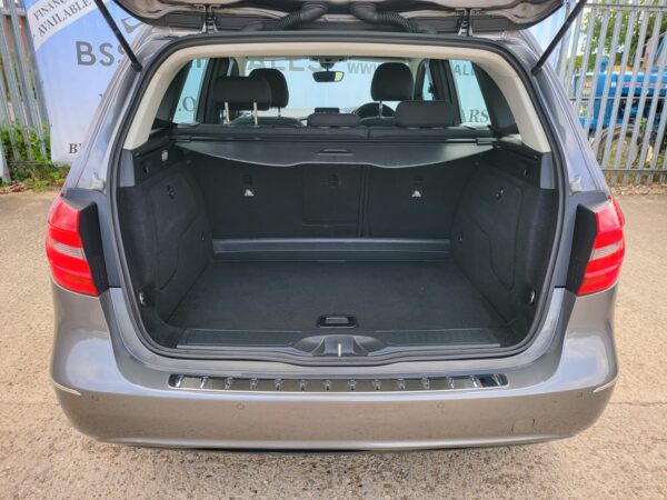 MERCEDES-BENZ B CLASS B180 [1.5] CDI SE 5dr Auto 2014 (64) - Image 11