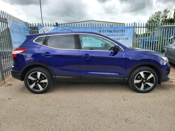 NISSAN QASHQAI 1.5 dCi N-Connecta 5dr 2016 (16) - Image 4