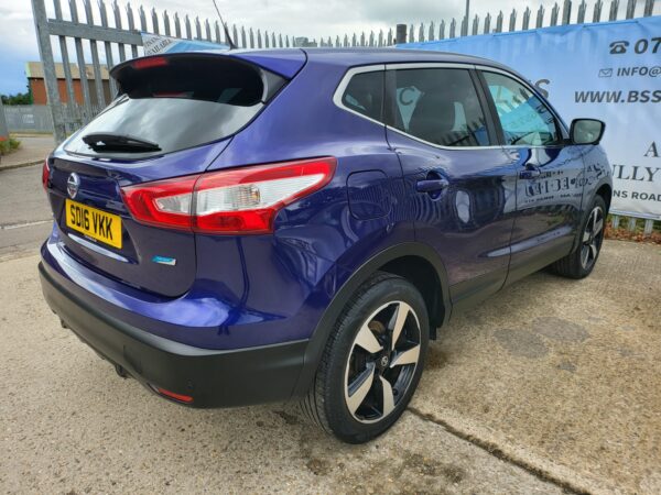 NISSAN QASHQAI 1.5 dCi N-Connecta 5dr 2016 (16) - Image 27
