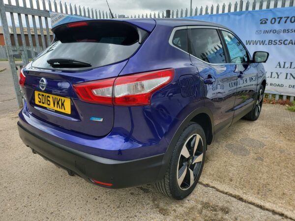 NISSAN QASHQAI 1.5 dCi N-Connecta 5dr 2016 (16) - Image 6