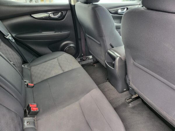 NISSAN QASHQAI 1.5 dCi N-Connecta 5dr 2016 (16) - Image 20