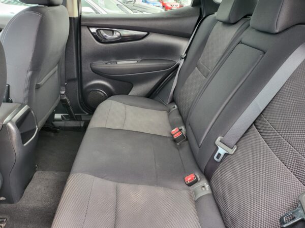 NISSAN QASHQAI 1.5 dCi N-Connecta 5dr 2016 (16) - Image 21
