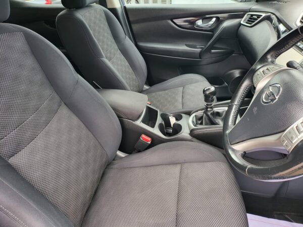 NISSAN QASHQAI 1.5 dCi N-Connecta 5dr 2016 (16) - Image 15