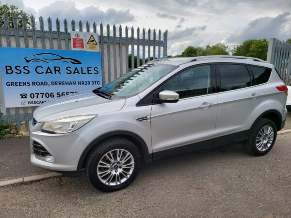 2014 FORD KUGA 2.0 TDCi Titanium 5dr 2WD - Image 3