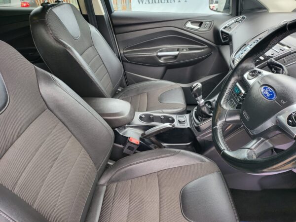 2014 FORD KUGA 2.0 TDCi Titanium 5dr 2WD - Image 27