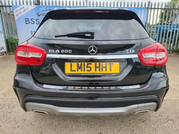 MERCEDES-BENZ GLA GLA 200 CDI AMG Line 5dr Auto [Executive] 2015 (15) - Image 9