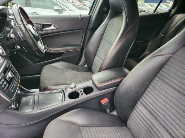 MERCEDES-BENZ GLA GLA 200 CDI AMG Line 5dr Auto [Executive] 2015 (15) - Image 17