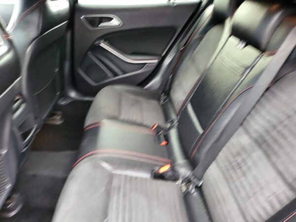 MERCEDES-BENZ GLA GLA 200 CDI AMG Line 5dr Auto [Executive] 2015 (15) - Image 21