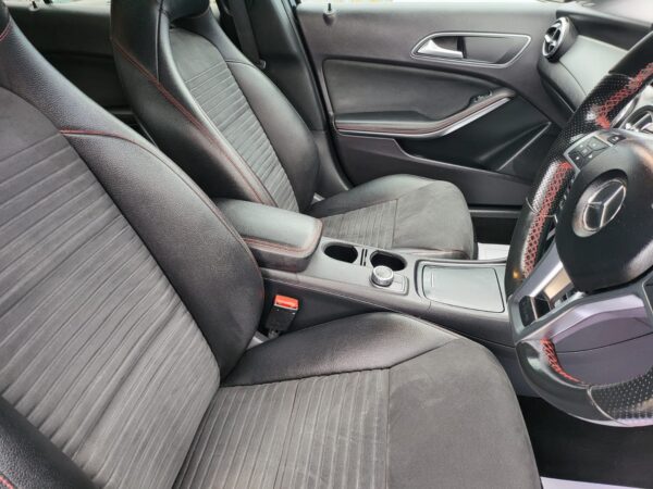 MERCEDES-BENZ GLA GLA 200 CDI AMG Line 5dr Auto [Executive] 2015 (15) - Image 15
