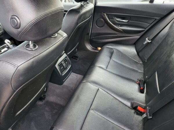 2014 BMW 3 SERIES 318d Luxury 4dr Step Auto - Image 24