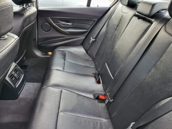 2014 BMW 3 SERIES 318d Luxury 4dr Step Auto - Image 26