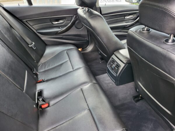 2014 BMW 3 SERIES 318d Luxury 4dr Step Auto - Image 27