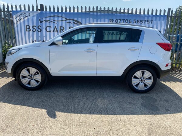 2015 KIA SPORTAGE 1.7 CRDi ISG 3 5dr [Sat Nav] - Image 6