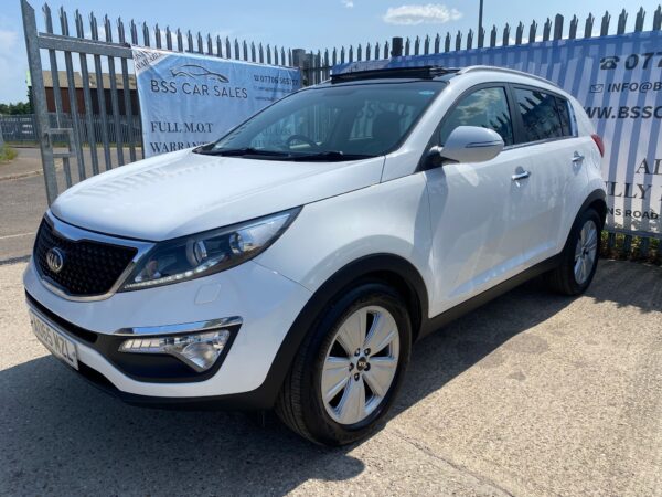 2015 KIA SPORTAGE 1.7 CRDi ISG 3 5dr [Sat Nav] - Image 10