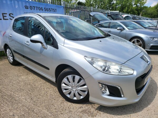 PEUGEOT 308 1.6 HDi 92 Access 5dr 2013 (63) - Image 21