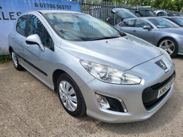 PEUGEOT 308 1.6 HDi 92 Access 5dr 2013 (63) - Image 29