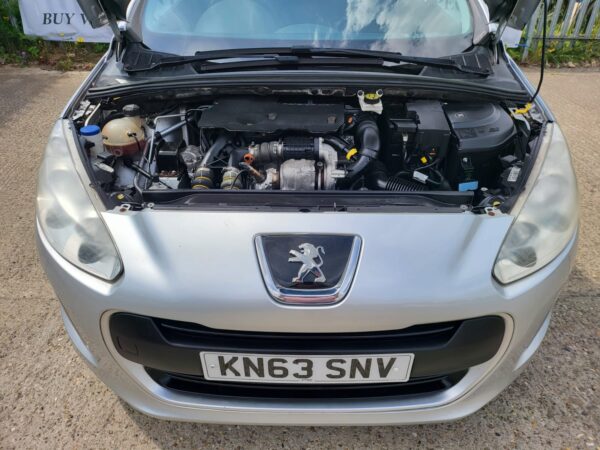PEUGEOT 308 1.6 HDi 92 Access 5dr 2013 (63) - Image 10