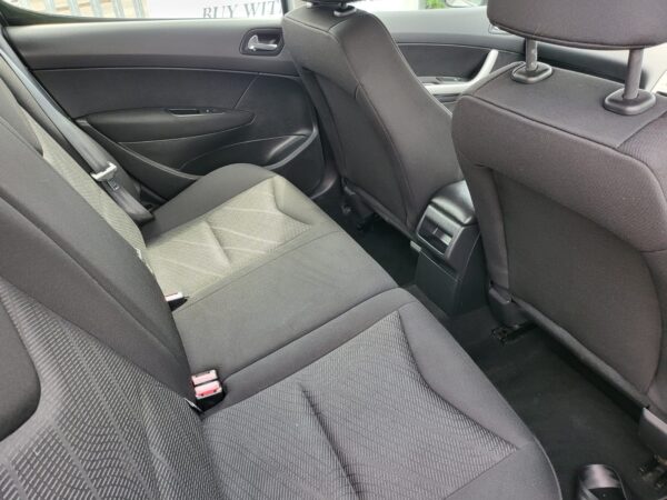 PEUGEOT 308 1.6 HDi 92 Access 5dr 2013 (63) - Image 18