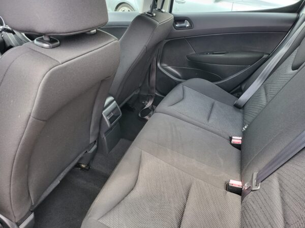 PEUGEOT 308 1.6 HDi 92 Access 5dr 2013 (63) - Image 20