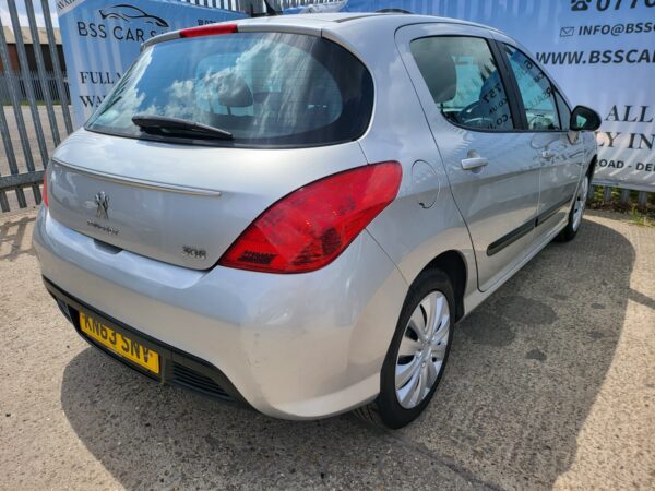 PEUGEOT 308 1.6 HDi 92 Access 5dr 2013 (63) - Image 6