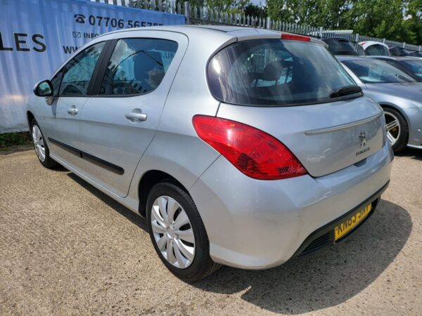 PEUGEOT 308 1.6 HDi 92 Access 5dr 2013 (63) - Image 7