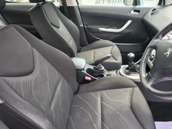 PEUGEOT 308 1.6 HDi 92 Access 5dr 2013 (63) - Image 13