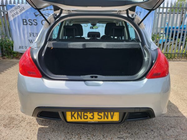 PEUGEOT 308 1.6 HDi 92 Access 5dr 2013 (63) - Image 11