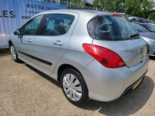 PEUGEOT 308 1.6 HDi 92 Access 5dr 2013 (63) - Image 26