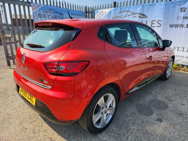 RENAULT CLIO 1.5 dCi 90 Dynamique Nav 5dr 2015 (65) - Image 6