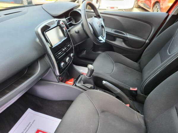 RENAULT CLIO 1.5 dCi 90 Dynamique Nav 5dr 2015 (65) - Image 14