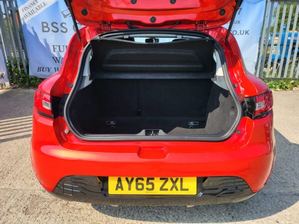 RENAULT CLIO 1.5 dCi 90 Dynamique Nav 5dr 2015 (65) - Image 11