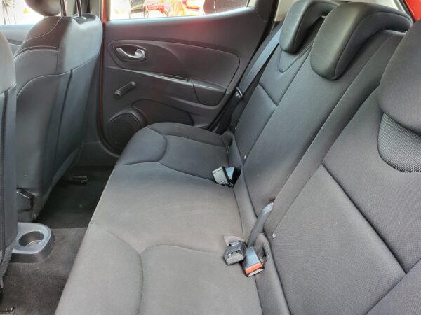 RENAULT CLIO 1.5 dCi 90 Dynamique Nav 5dr 2015 (65) - Image 19