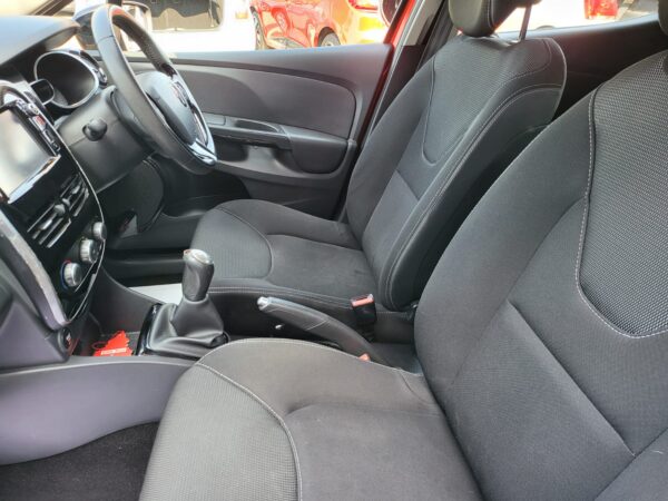 RENAULT CLIO 1.5 dCi 90 Dynamique Nav 5dr 2015 (65) - Image 15