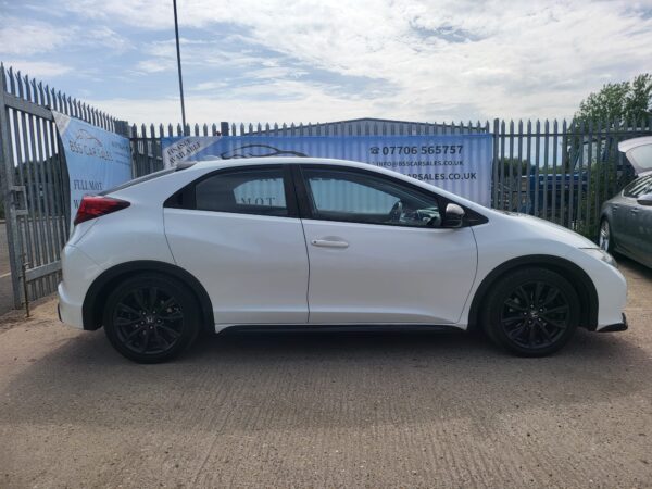 HONDA CIVIC 1.6 i-DTEC Black Edition 5dr 2014 (64) - Image 23