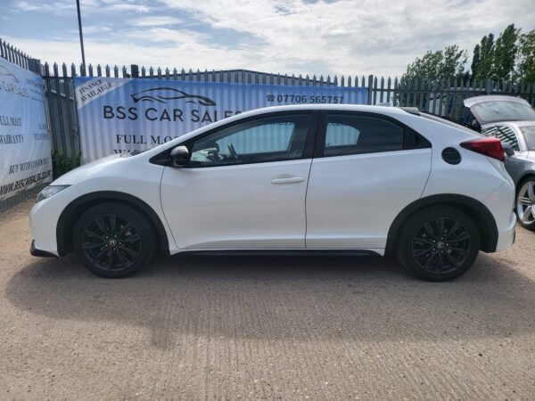 HONDA CIVIC 1.6 i-DTEC Black Edition 5dr 2014 (64) - Image 24