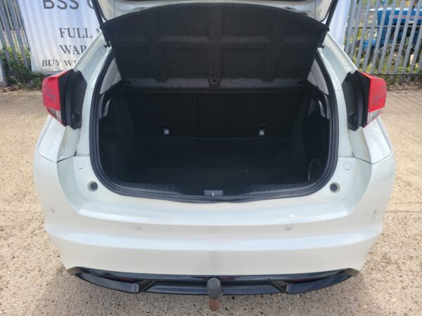 HONDA CIVIC 1.6 i-DTEC Black Edition 5dr 2014 (64) - Image 11